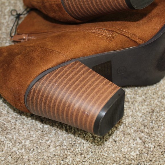 Rue 21 Rainy12 Faux Suede Tan Ankle Booties Boots Womens Size 8 NWT w/ FLAWS - Picture 9 of 10